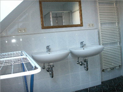 Kranzberg Arbeiterunterkünfte Eller: Haus 17 - OG Waschbecken